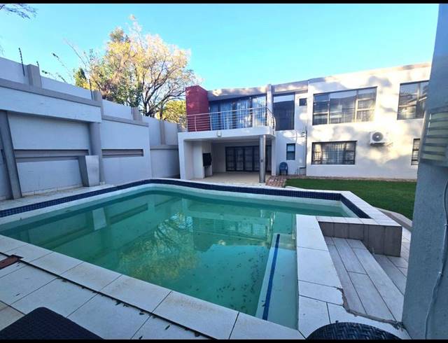 8 BEDROOM PROPERTY TO RENT IN WATERKLOOF RIDGE
